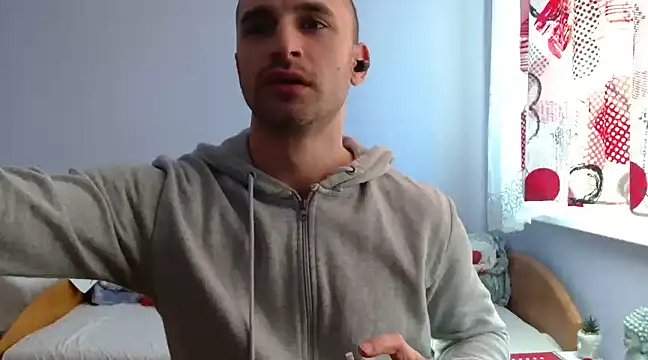 Snapshot of OskarBreno chatting on February 18, 2025, 2:49 pm OskarBreno online show from February 18, 2025, 2:49 pm