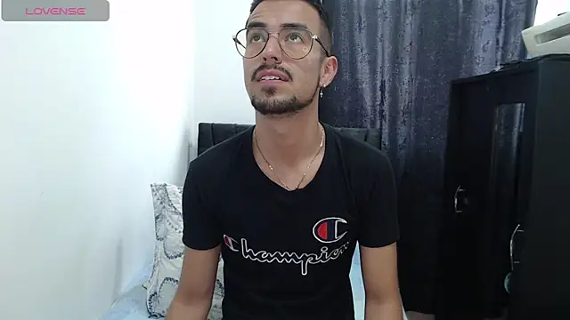 Snapshot of Demian_val chatting on March 5, 2025, 4:24 pm Demian val online show from March 5, 2025, 4:24 pm