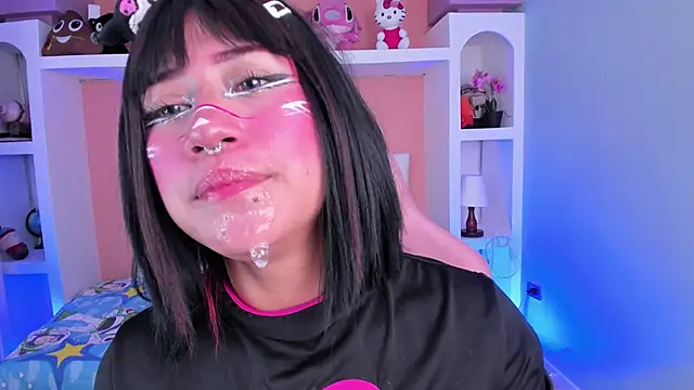 miss   megan online show from September 25, 2025, 2:37 am