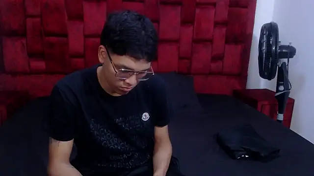 Snapshot of David_Gil19 chatting on January 11, 2026, 5:34 am David Gil19 online show from January 11, 2026, 5:34 am