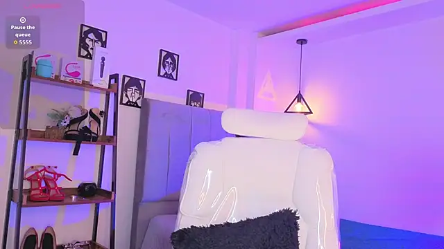 Miller Vanessa  online show from March 25, 2026, 8:48 pm