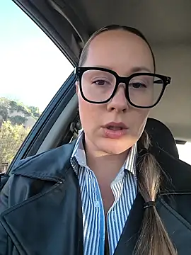 Mona Plus online show from November 12, 2025, 8:04 am