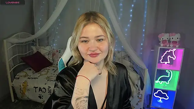 MargoBryan online show from February 21, 2025, 9:22 pm