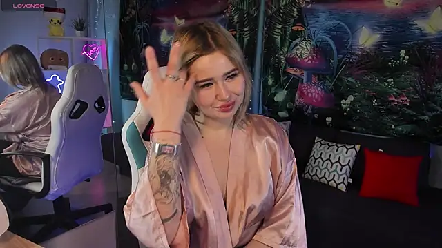 MargoBryan online show from March 5, 2025, 8:32 pm