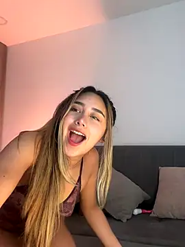 Snapshot of Hornyholly__ chatting on October 26, 2025, 3:07 pm Hornyholly online show from October 26, 2025, 3:07 pm