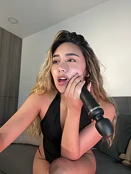 Snapshot of Hornyholly__ chatting on November 8, 2025, 9:13 pm Hornyholly online show from November 8, 2025, 9:13 pm