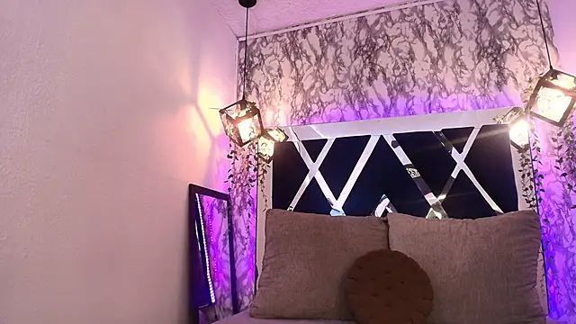 charlotte bluee online show from January 13, 2026, 6:35 pm