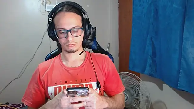 cholitohermoso online show from March 23, 2025, 3:54 am