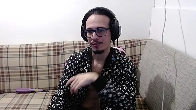 cholitohermoso online show from June 22, 2026, 3:09 pm