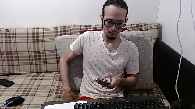 cholitohermoso online show from July 11, 2026, 4:32 pm