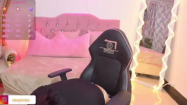 Snapshot of LUDO_KITTY_TAY chatting on October 15, 2025, 4:01 am LUDO KITTY TAY online show from October 15, 2025, 4:01 am