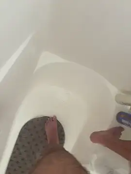 Snapshot of danyh2023 chatting on September 23, 2025, 6:33 pm danyh2023 online show from September 23, 2025, 6:33 pm