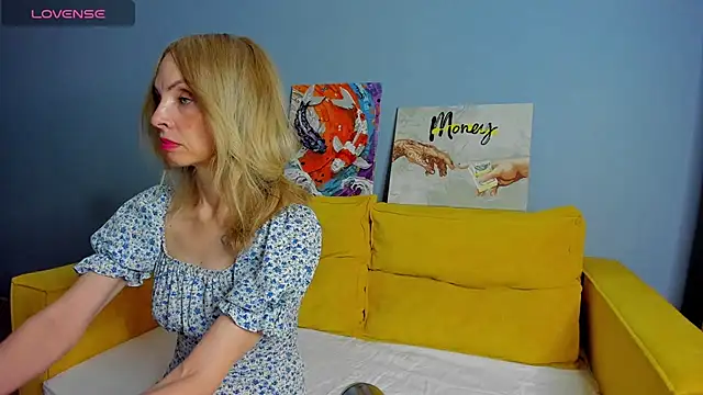 Snapshot of Tasha-Grey chatting on February 16, 2025, 1:47 am Tasha-Grey online show from February 16, 2025, 1:47 am