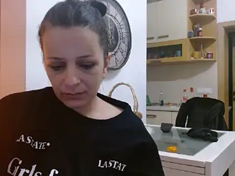 Snapshot of super_girl_1985 chatting on February 14, 2025, 10:58 pm super girl 1985 online show from February 14, 2025, 10:58 pm