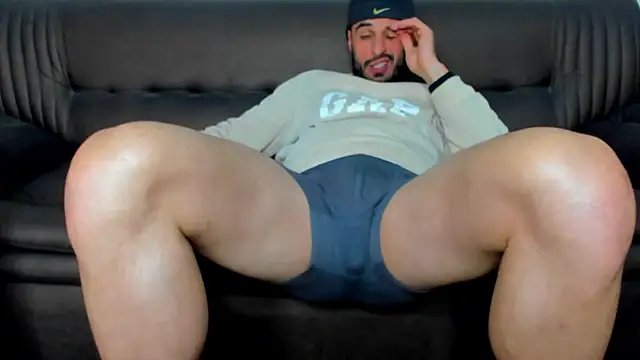 Snapshot of sexyhotmusclesforyou1 chatting on March 17, 2025, 4:08 am sexyhotmusclesforyou1 online show from March 17, 2025, 4:08 am