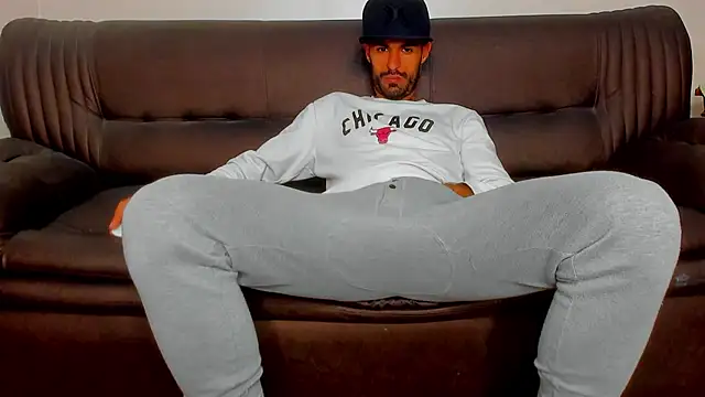 sexyhotmusclesforyou1 online show from October 11, 2025, 8:24 am