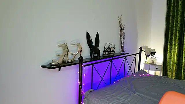 RaileReed online show from October 20, 2025, 12:49 pm