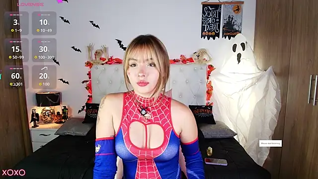 Snapshot of Julieta_priv chatting on October 6, 2025, 2:25 pm Julieta priv online show from October 6, 2025, 2:25 pm