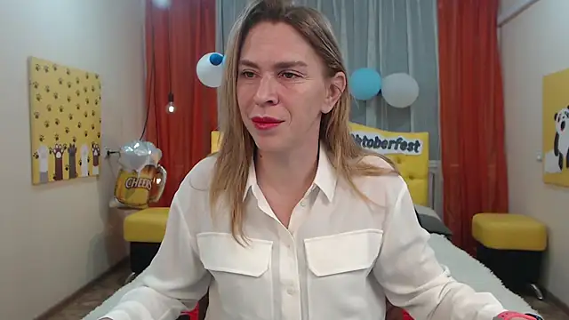 TessaDaybreak online show from October 9, 2025, 7:28 am