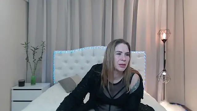 Snapshot of TessaDaybreak chatting on January 16, 2026, 8:02 pm TessaDaybreak online show from January 16, 2026, 8:02 pm