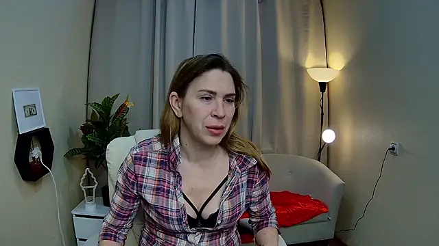 Snapshot of TessaDaybreak chatting on February 22, 2026, 7:40 am TessaDaybreak online show from February 22, 2026, 7:40 am