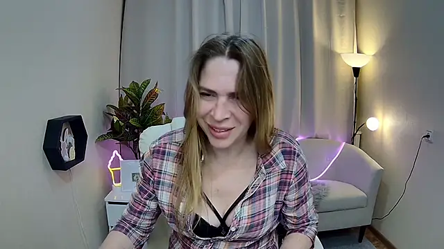 Snapshot of TessaDaybreak chatting on May 16, 2026, 6:54 am TessaDaybreak online show from May 16, 2026, 6:54 am