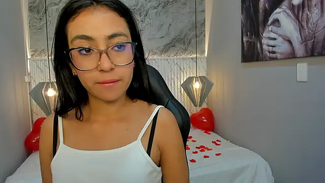 lucelly 15 online show from February 15, 2025, 2:55 pm