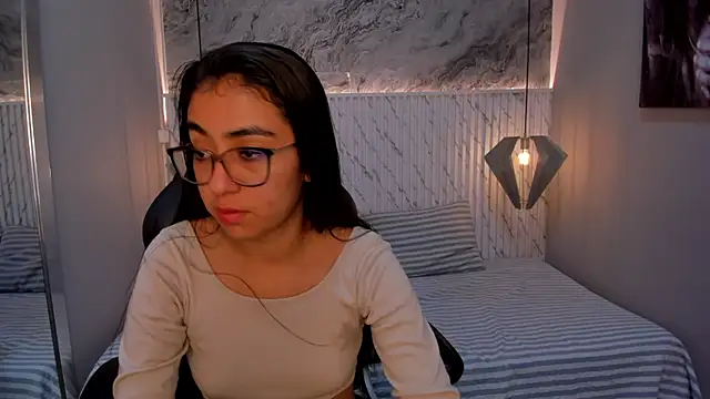 lucelly 15 online show from March 11, 2025, 11:44 am