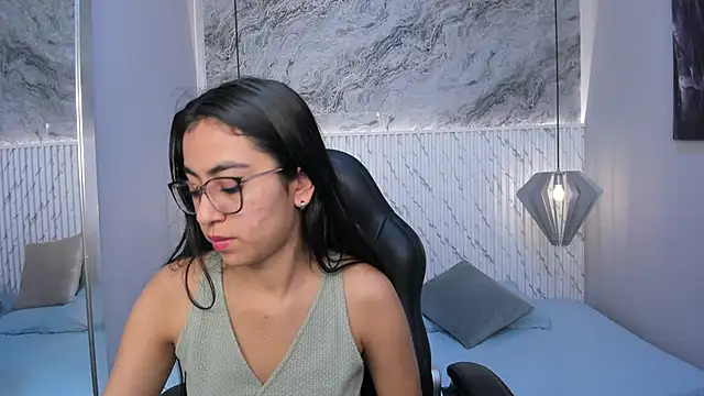 lucelly 15 online show from March 20, 2025, 11:38 am