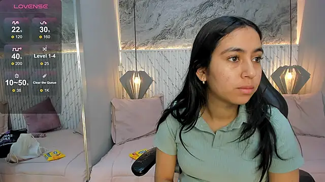 lucelly 15 online show from December 14, 2025, 11:26 am