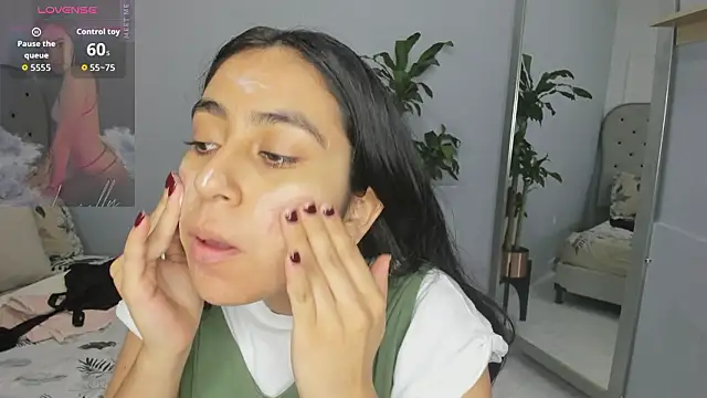 lucelly 15 online show from February 24, 2026, 11:52 am