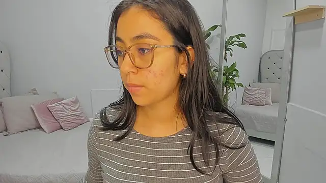 lucelly 15 online show from February 28, 2026, 11:44 am