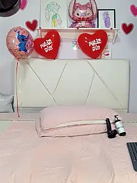 Snapshot of MeliLove- chatting on February 15, 2025, 12:33 pm MeliLove- online show from February 15, 2025, 12:33 pm