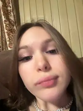 Snapshot of -Amora chatting on November 26, 2025, 12:17 pm -Amora online show from November 26, 2025, 12:17 pm