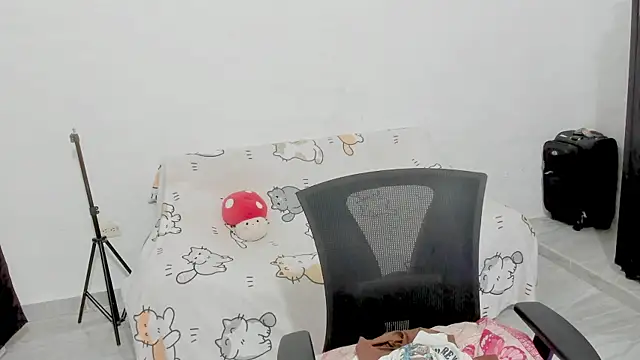 Naoko 7w7 online show from January 11, 2026, 2:05 am