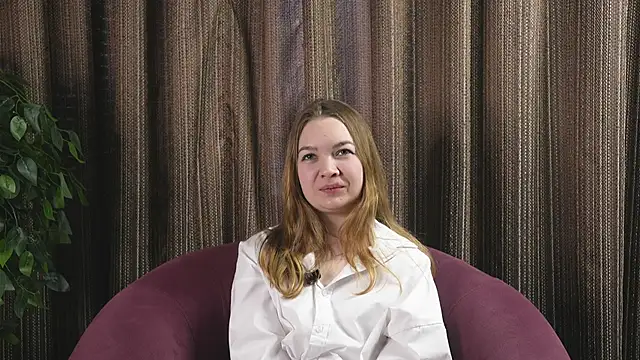 GeorginaCleverley online show from February 13, 2025, 7:35 am