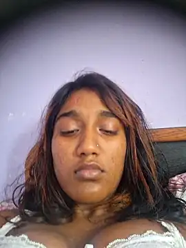 indianpink lips online show from April 24, 2026, 12:40 pm