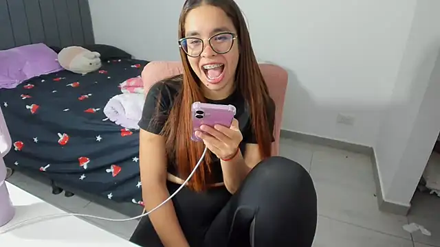 Greciaruiz  online show from November 15, 2025, 1:03 am