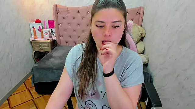 Snapshot of Lianngrace chatting on November 4, 2025, 2:05 pm Lianngrace online show from November 4, 2025, 2:05 pm