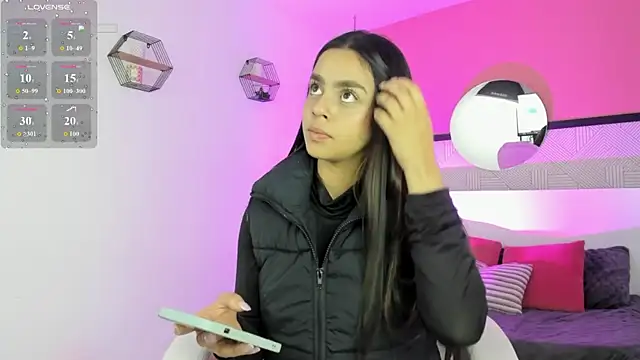 Bella walker  online show from March 26, 2026, 8:25 pm