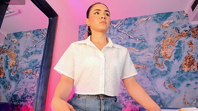 Natty roberts  online show from March 14, 2026, 1:34 am