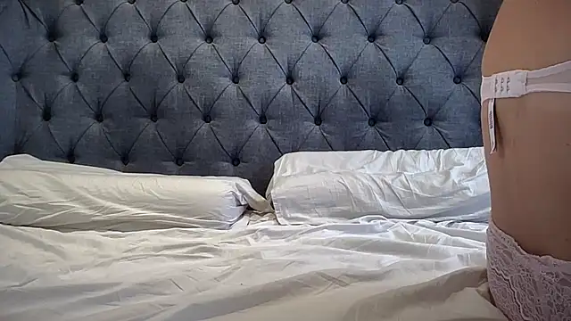 eatmypie69 online show from October 31, 2025, 10:49 am