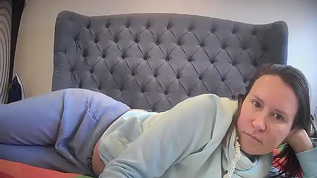 eatmypie69 online show from February 5, 2026, 9:58 am