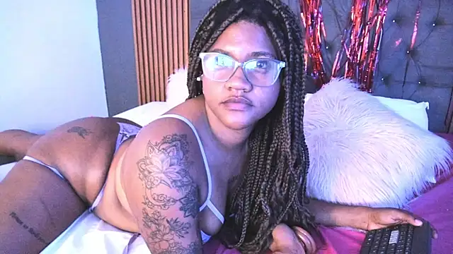 Snapshot of ZahraRose chatting on February 15, 2025, 4:01 pm ZahraRose online show from February 15, 2025, 4:01 pm