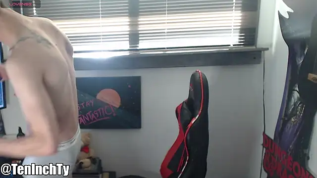 teninchty online show from November 25, 2025, 6:08 pm