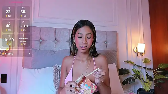 JasmineRoss 1 online show from December 14, 2025, 1:16 pm