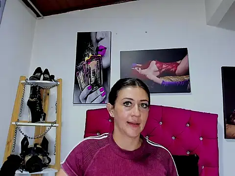 angellyhorny online show from August 6, 2026, 12:18 pm