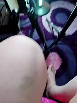 Loly2025 online show from January 11, 2026, 1:54 am