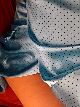 Loly2025 online show from February 6, 2026, 2:16 am