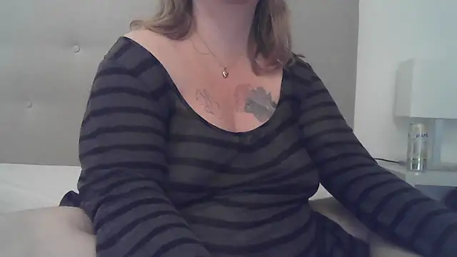 Snapshot of sizha6 chatting on October 31, 2025, 11:55 am sizha6 online show from October 31, 2025, 11:55 am